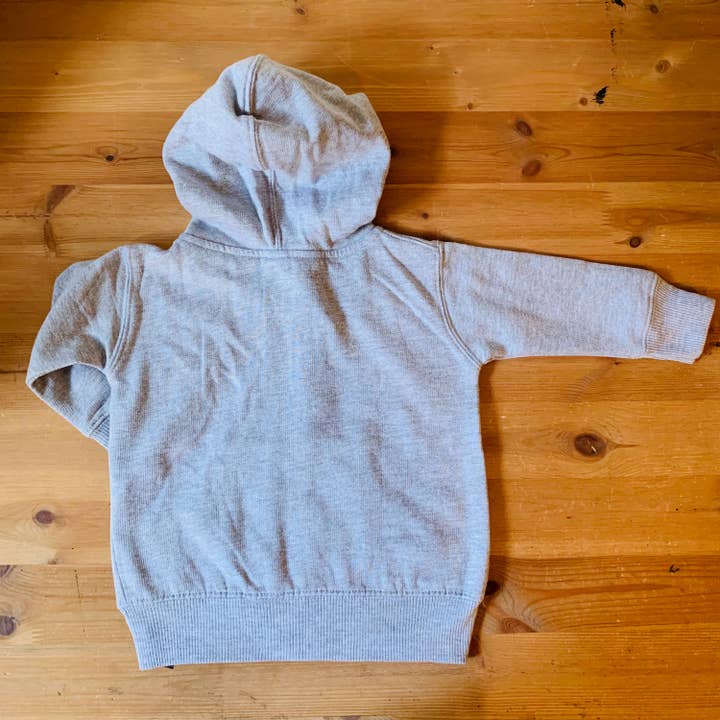 Meliertes Grau Baby-Hoodie mit durchgehendem Reißverschluss - Retro-Sonnenuntergang für den Großhandel auf Faire
