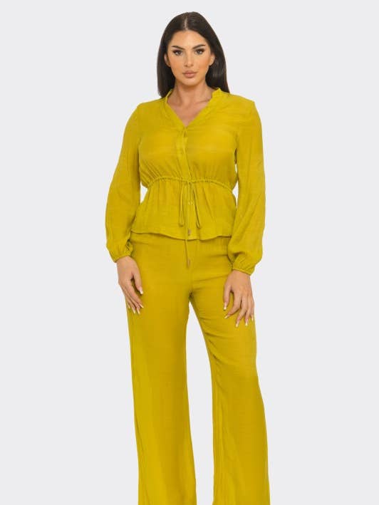 Ensemble chemisier boutonné à fronces à la taille avec nœud et pantalon pour la vente par New Trend On