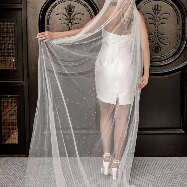 Heirloom Bridal Company - Wholesale Veil - Women's - Dew Drop Veil2