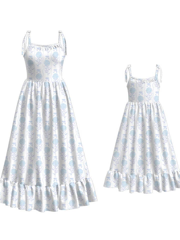 Auraquise – wholesale Mommy & me-set – Mamma och jag blå blommig lapptäcks-slipklänning