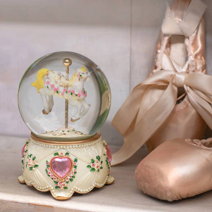EAST AVENUE - Wholesale Snow Globe - Rose Garland Horse and Carousel 100mm Musical Snow Globe5