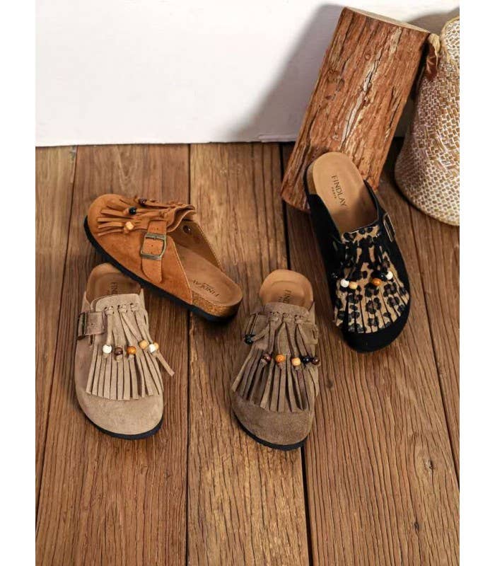 SWEET MAGIC MODA Y COMPLEMENTOS - Wholesale Slippers - Women's - SUEDE CLOGS WITH FRINGES1