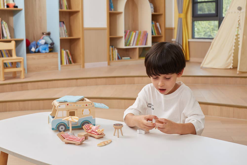 Commotion (Europe) BV - Wholesale Toy Set - Kids - Camper1