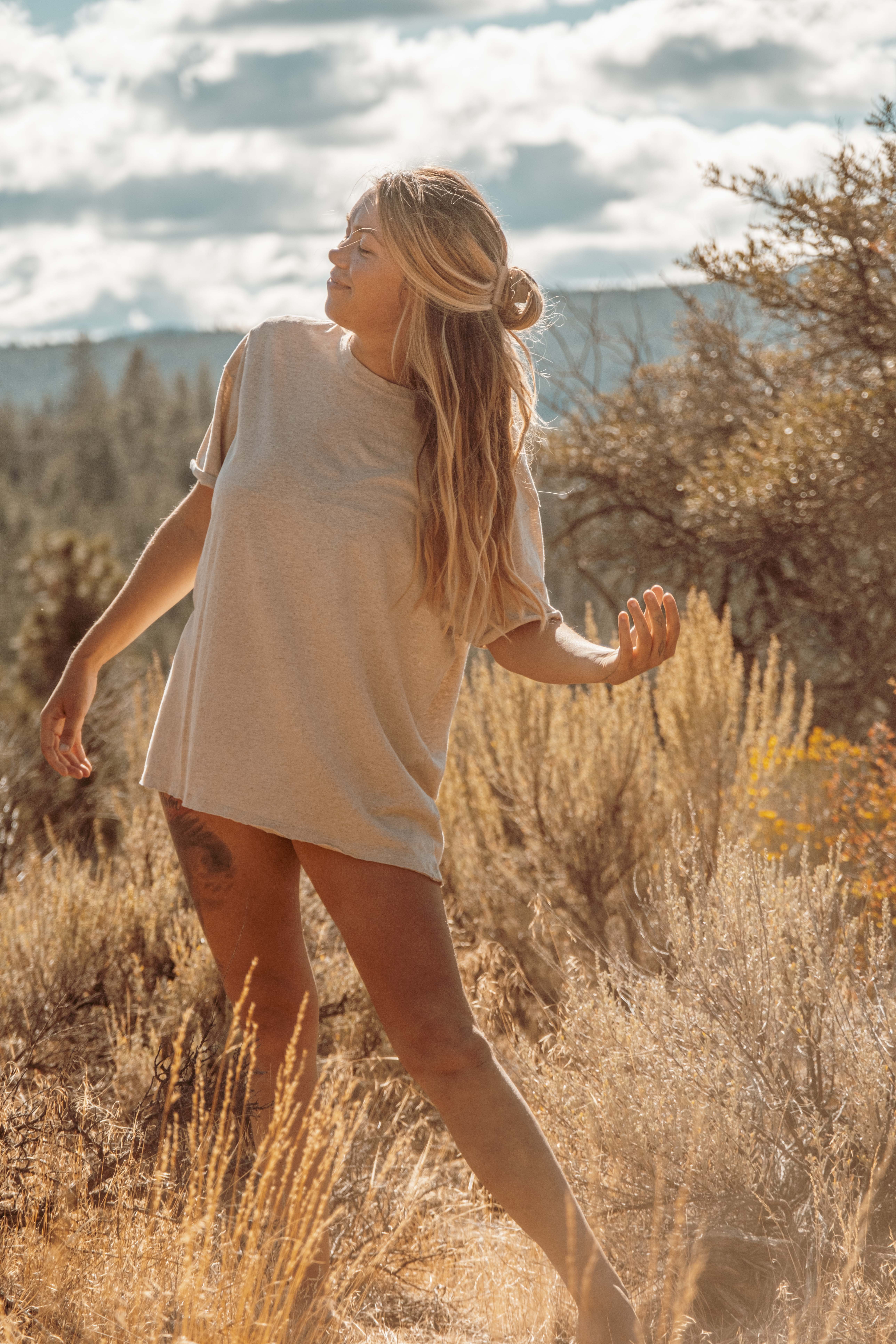 Ungebleichter Hanf Hanf-T-Shirt aus Bio-Baumwolle, unbedruckt, Öko-Unisex-T-Shirt oder unbedruckt für den Großhandel auf Faire5