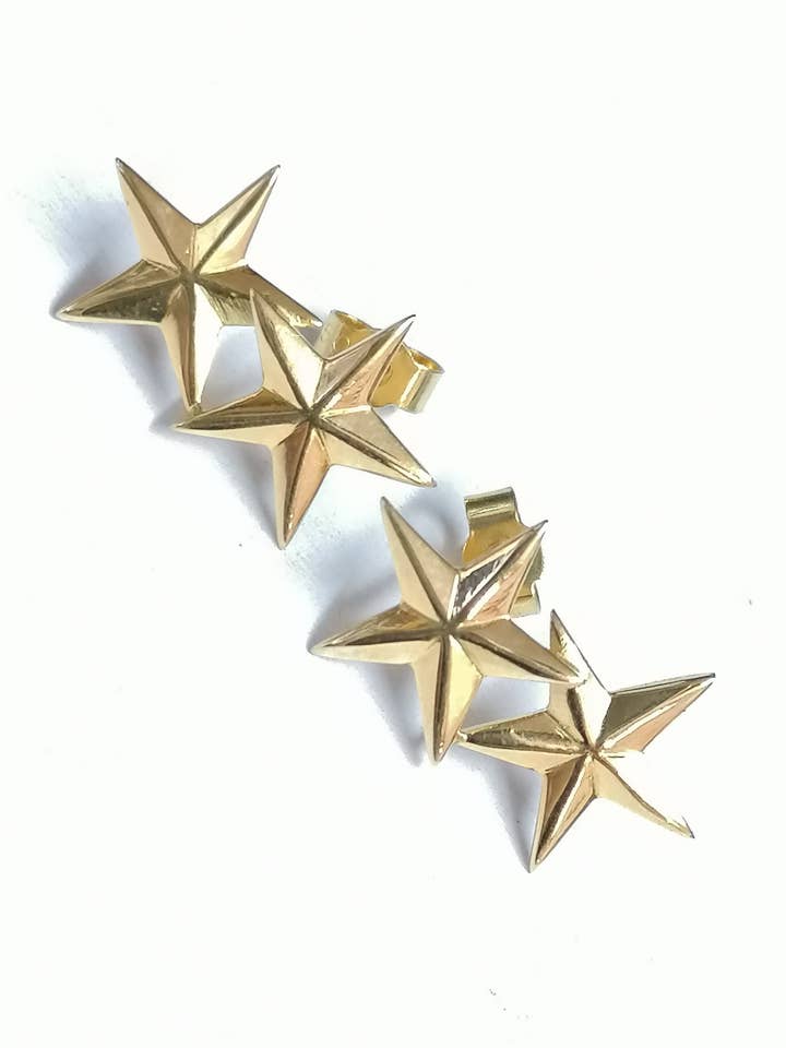 Pendientes de estrella doble hechos a mano de oro de 18 quilates para venta al por mayor de Andrew O'Dell Jewellery