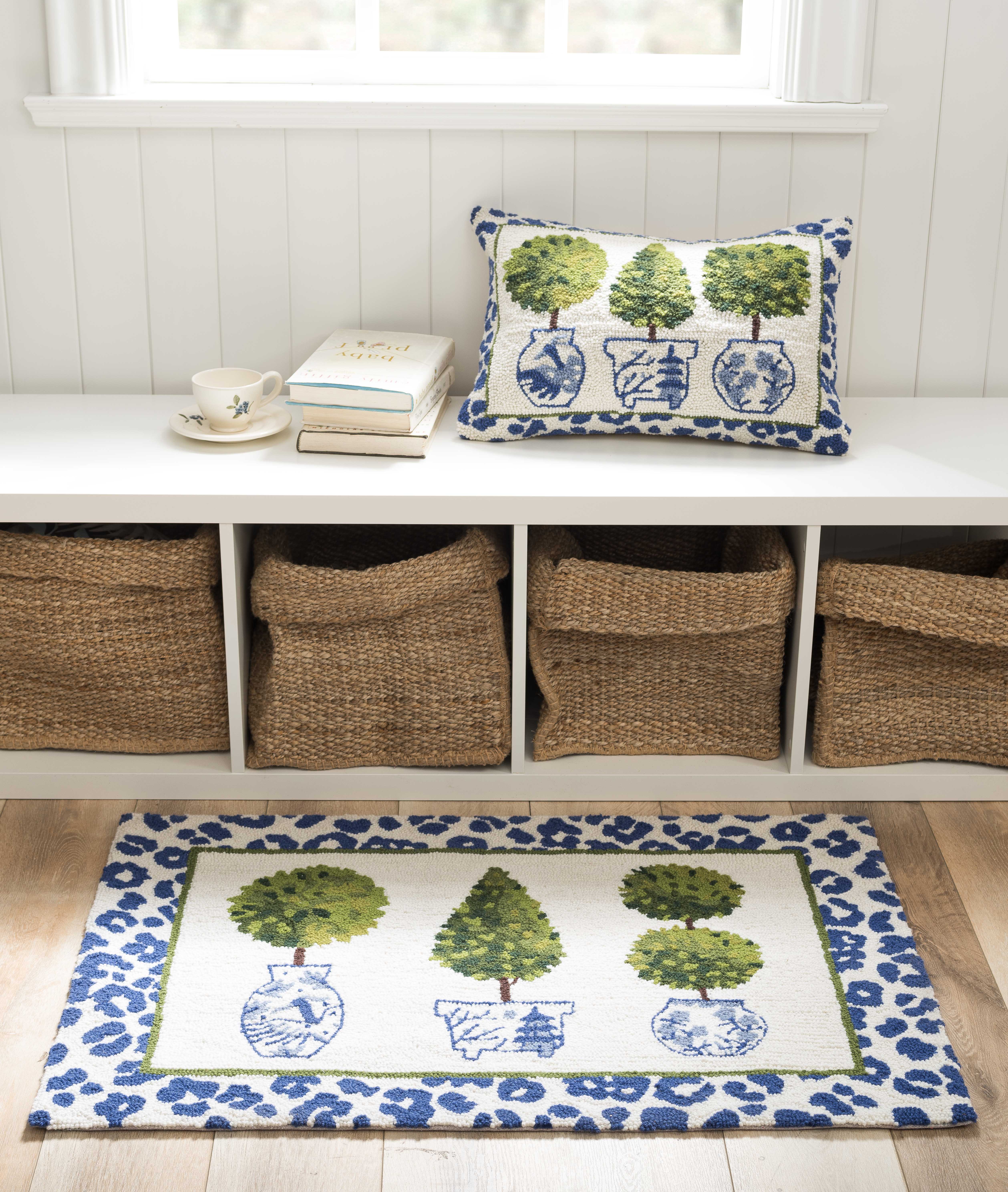 Peking Handicraft – wholesale Throw/decorative pillow – Leopard Print Topiary Hook Pillow3