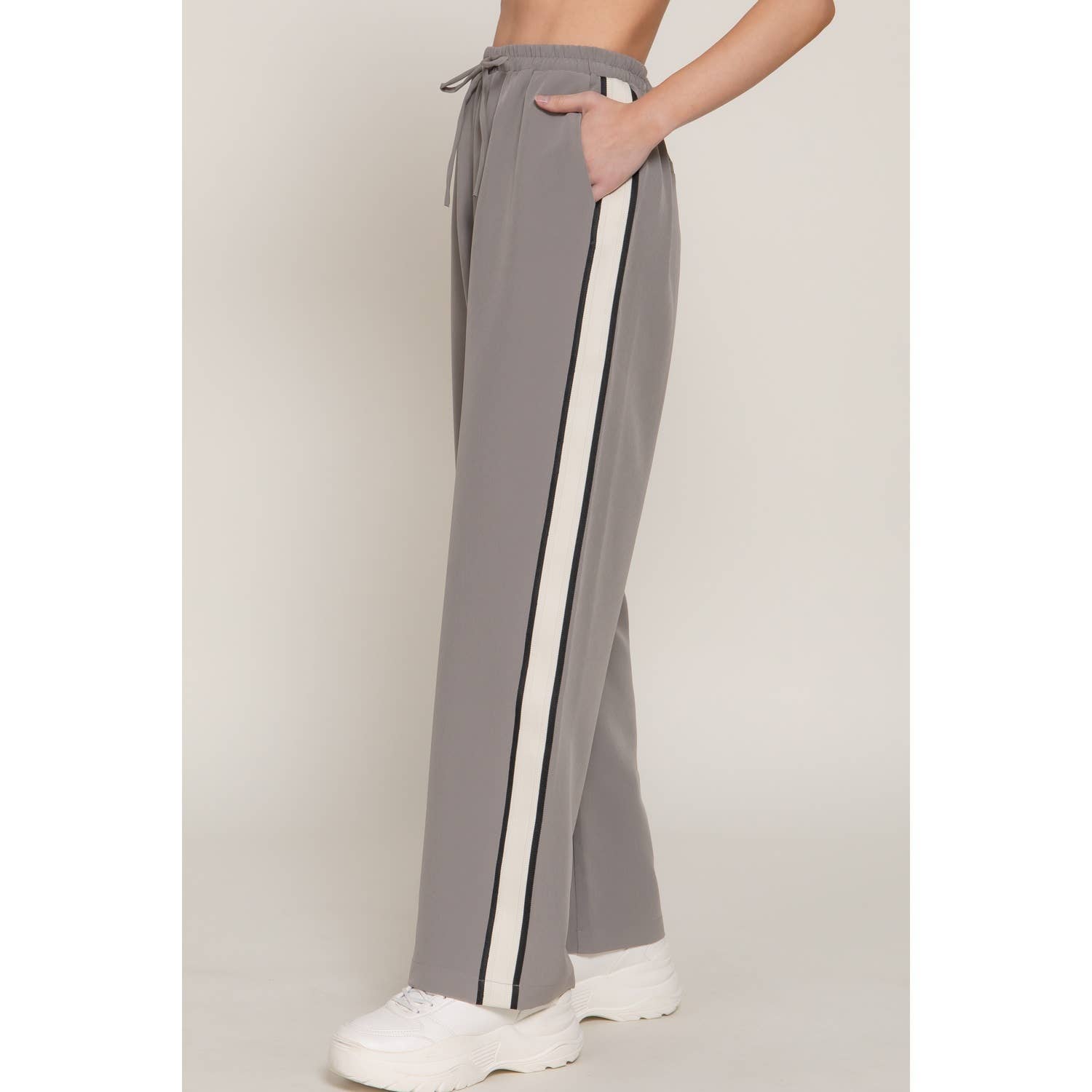 HiteJeans - Wholesale Athletic Sweatpants/Joggers - Women's - Trendy Side Stripe Sweatpants1