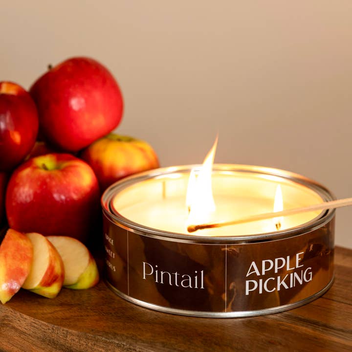 Pintail Candles | Avalon Home – Engroshandel Glaslys – Æbleplukning Triple Væge Lys | Efterårslys2