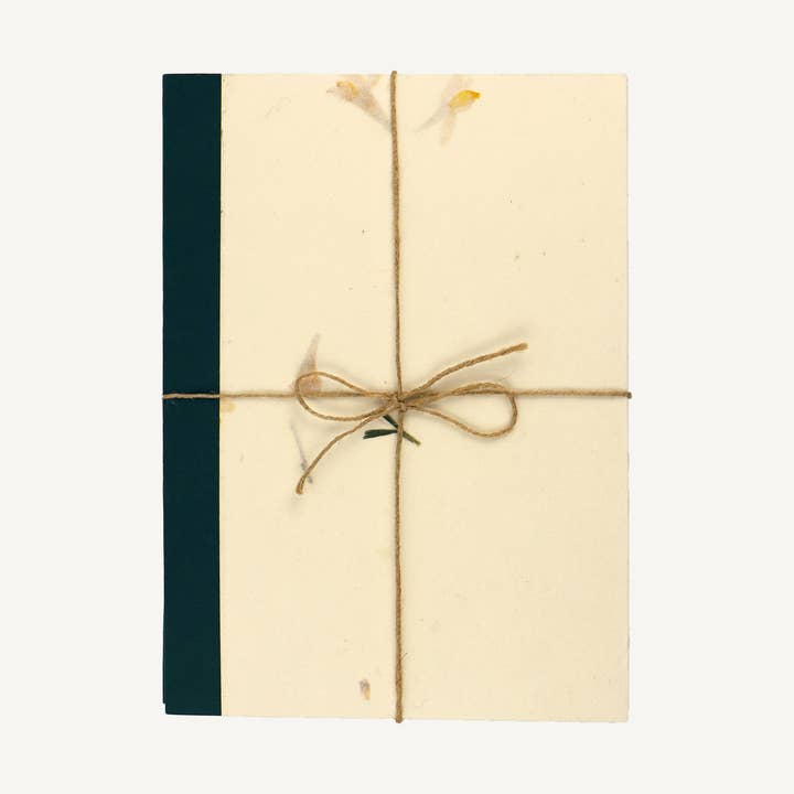 Lot de 3 carnets en papier Flower Lokta, taille moyenne pour la vente par Civil Alchemy