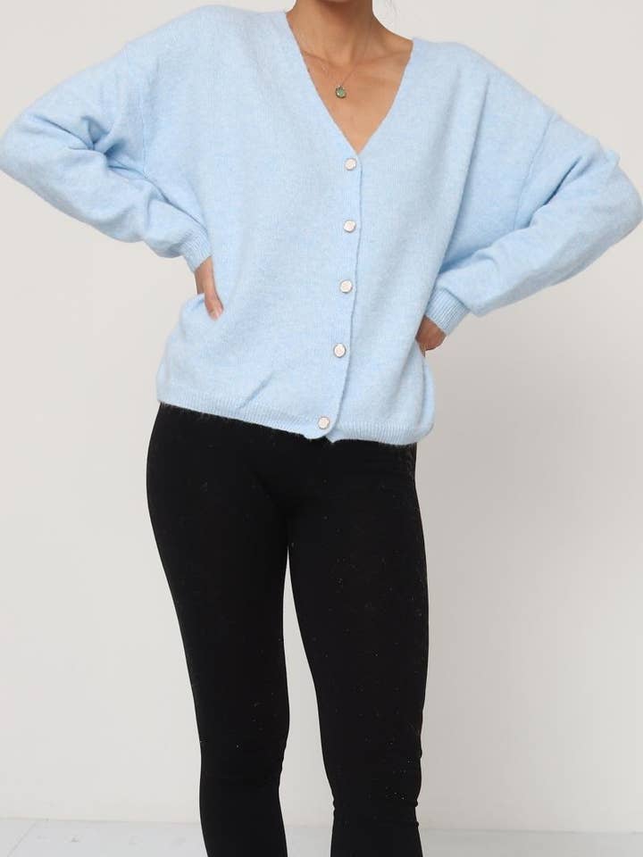 DIX-ONZE - Wholesale Cardigan - Women's - V-Neck Buttoned Cardigan – Relaxed Fit and Soft Finishes10