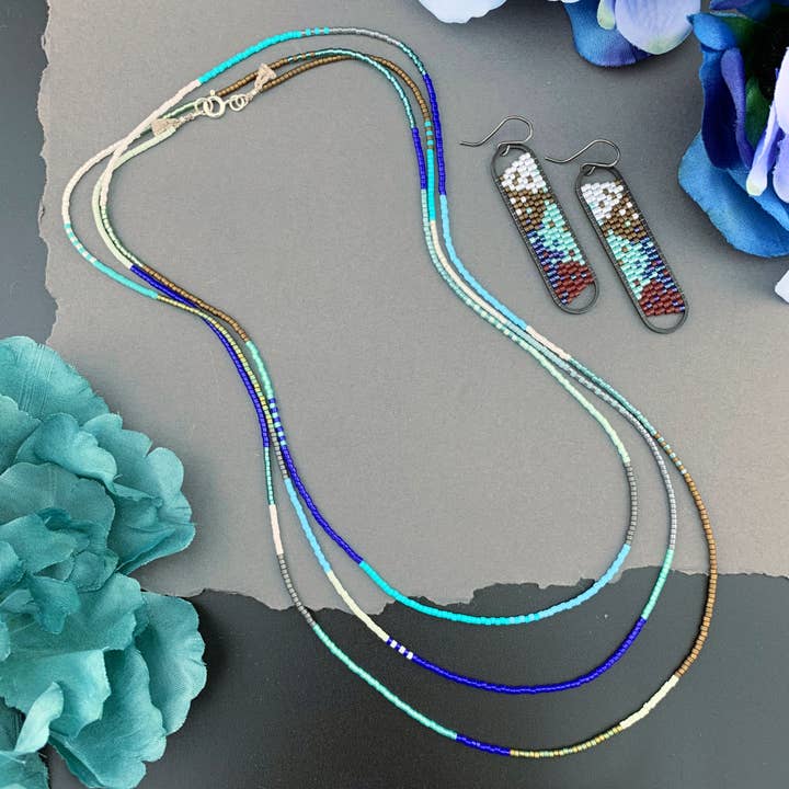 Ensemble - Boucles d'oreilles ovales perlées & Collier à simple rang océan pour la vente par LITVA'S Jewelry