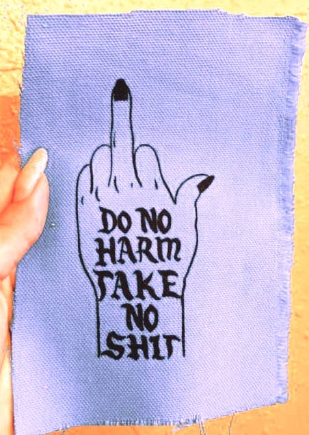 Microcosm Publishing & Distribution - Wholesale Patch - Patch #245: Doe Geen Kwaad, Pik Niets1