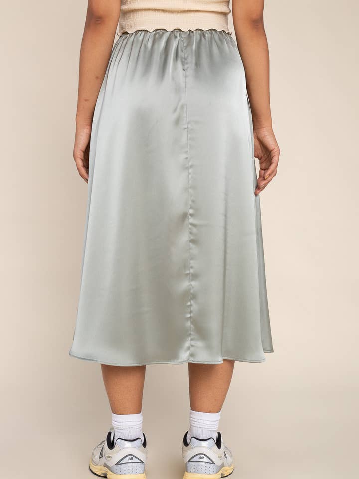 NLT - Wholesale Skirt - Women's - Satin Midi Skirt - Plus Size9