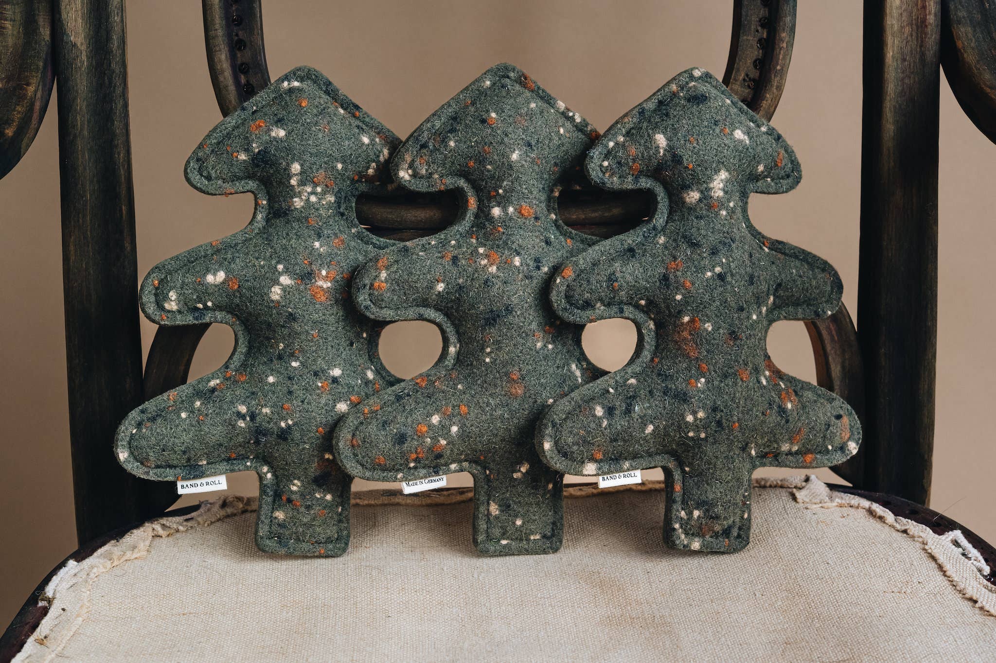 BAND&ROLL – wholesale Leksak - Hund – Enchanted Wool Trio: Miljövänliga hundleksaker12