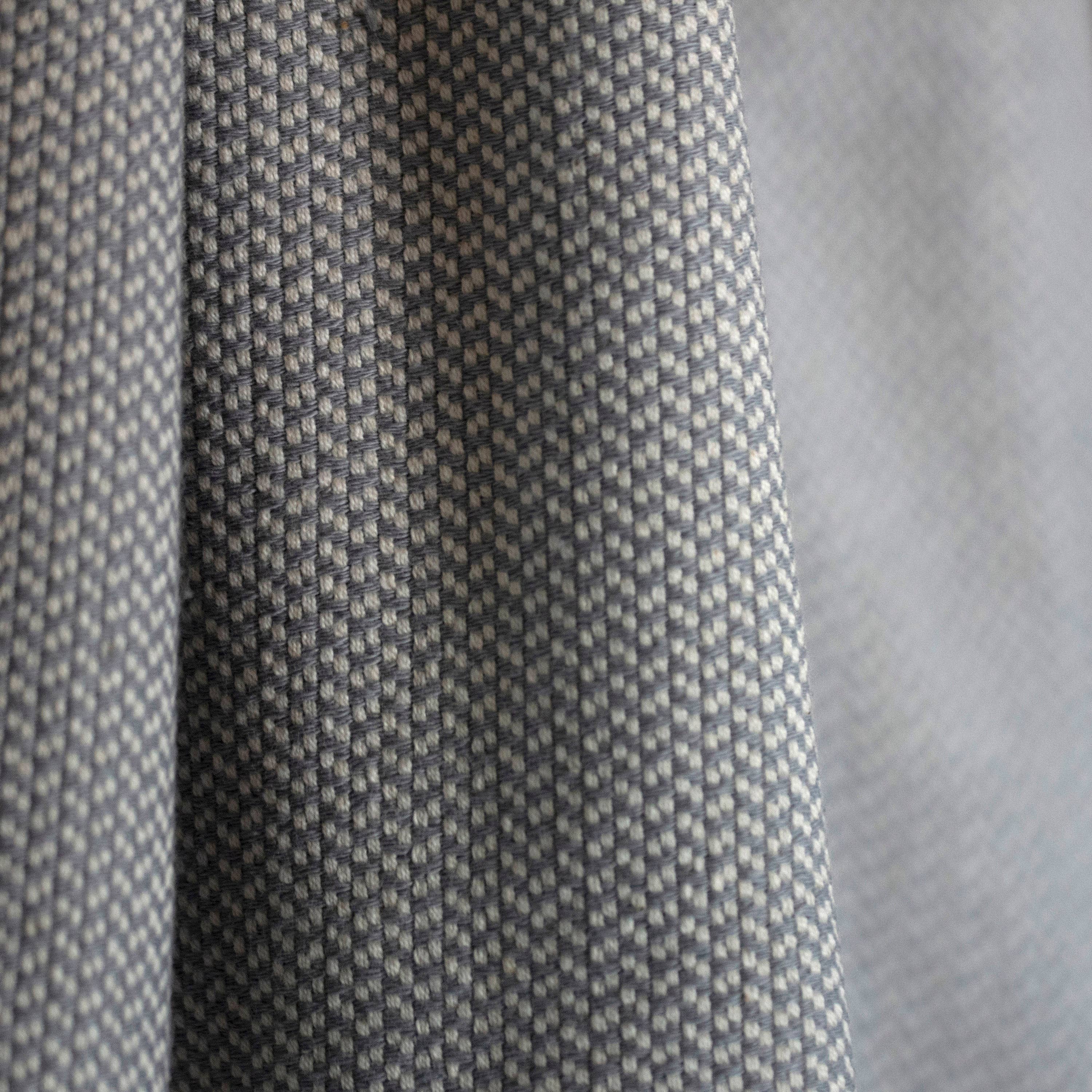 loom.ist - Wholesale Throw Blanket - Pebble Throw25