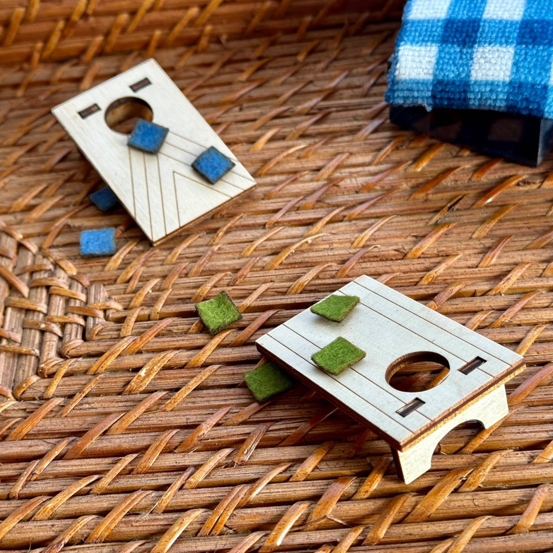 Ingeneius - Wholesale Board Game - Games in the Round - Corn Hole2