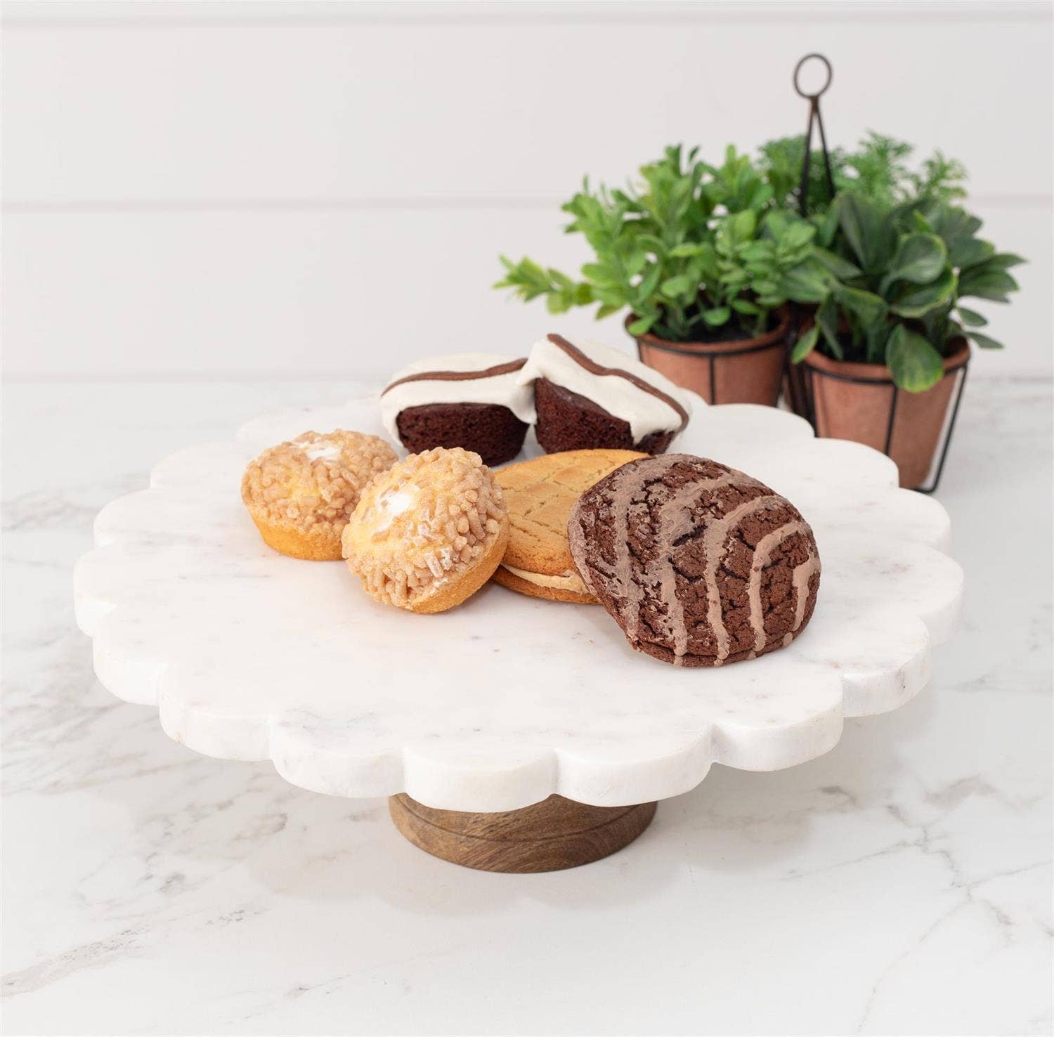 Audrey's Home & Gift - Wholesale Cake Stand - Scalloped Marble Cake Stand (PC)2