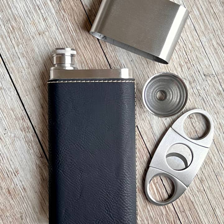 KW Custom Creations - Wholesale Humidor/Cigar Accessory - Laserable Leatherette Cigar Case w/Flask4