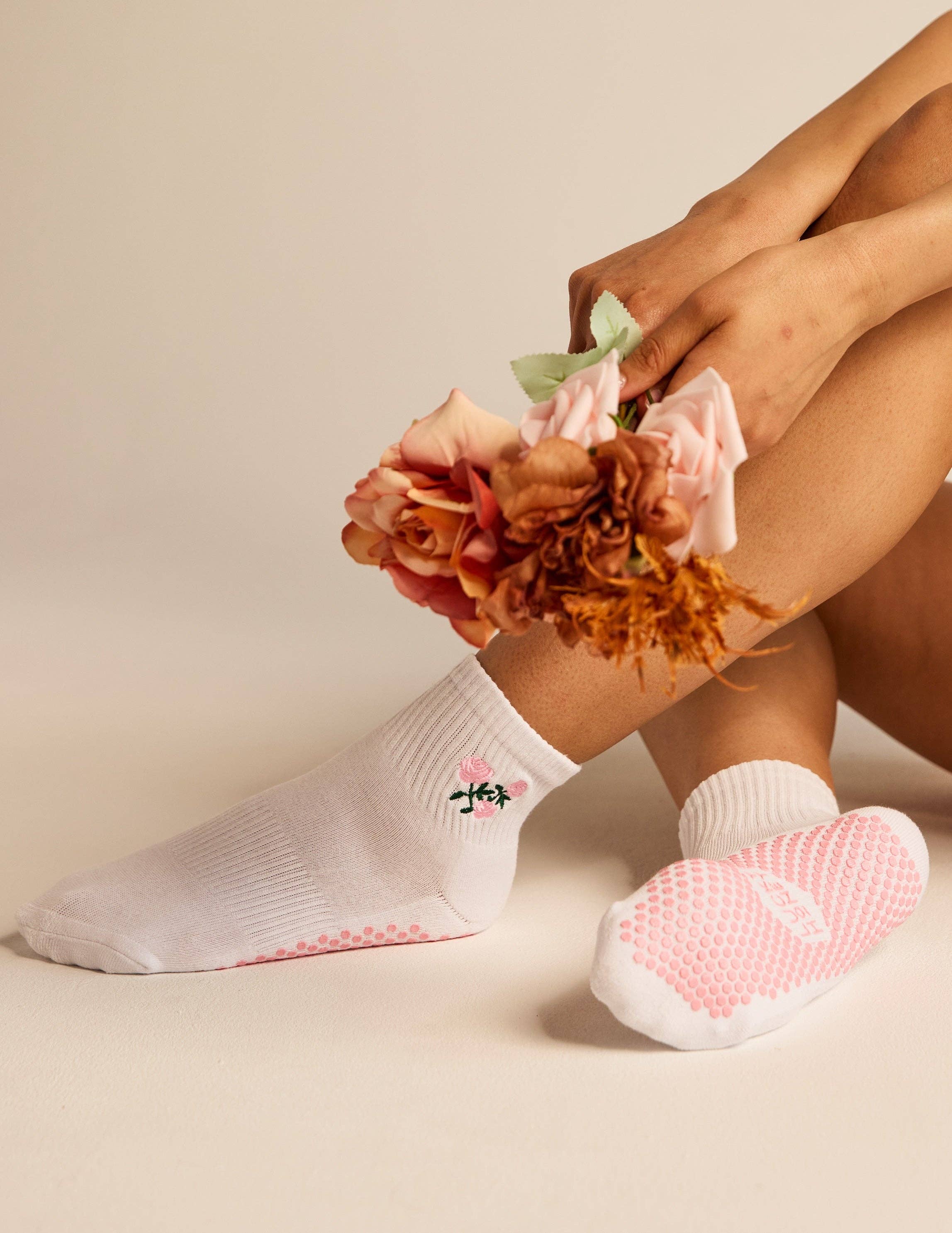 LUCKY HONEY - Wholesale Socks - Women's - The Harlow Grip Sock50
