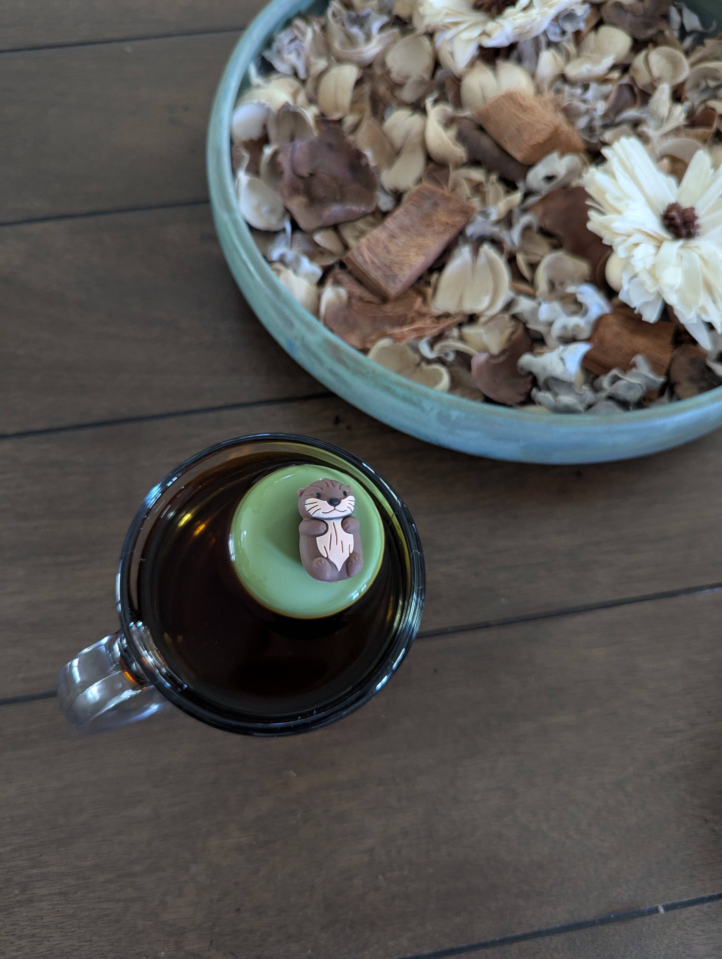 Float2infuse Tea Infuser – wholesale Tea strainer/infuser – Otter | Floating Tea Steeper | Green Base | Brown Otter6