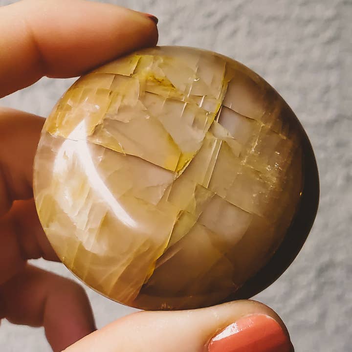 Pierre de lune pêche pour la vente par Copper Bug Jewelry