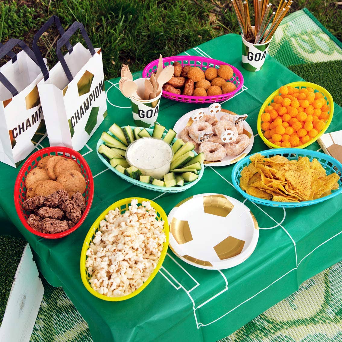 Talking Tables EU - Wholesale Disposable Table Cover/Runner - Football Paper Table Cover5