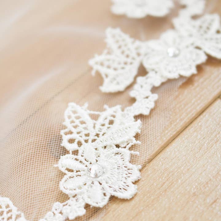 Miss Foxine Couture - Wholesale Veil - Women's - Eislyn Floral Wedding Veil in Off-White and Ivory7