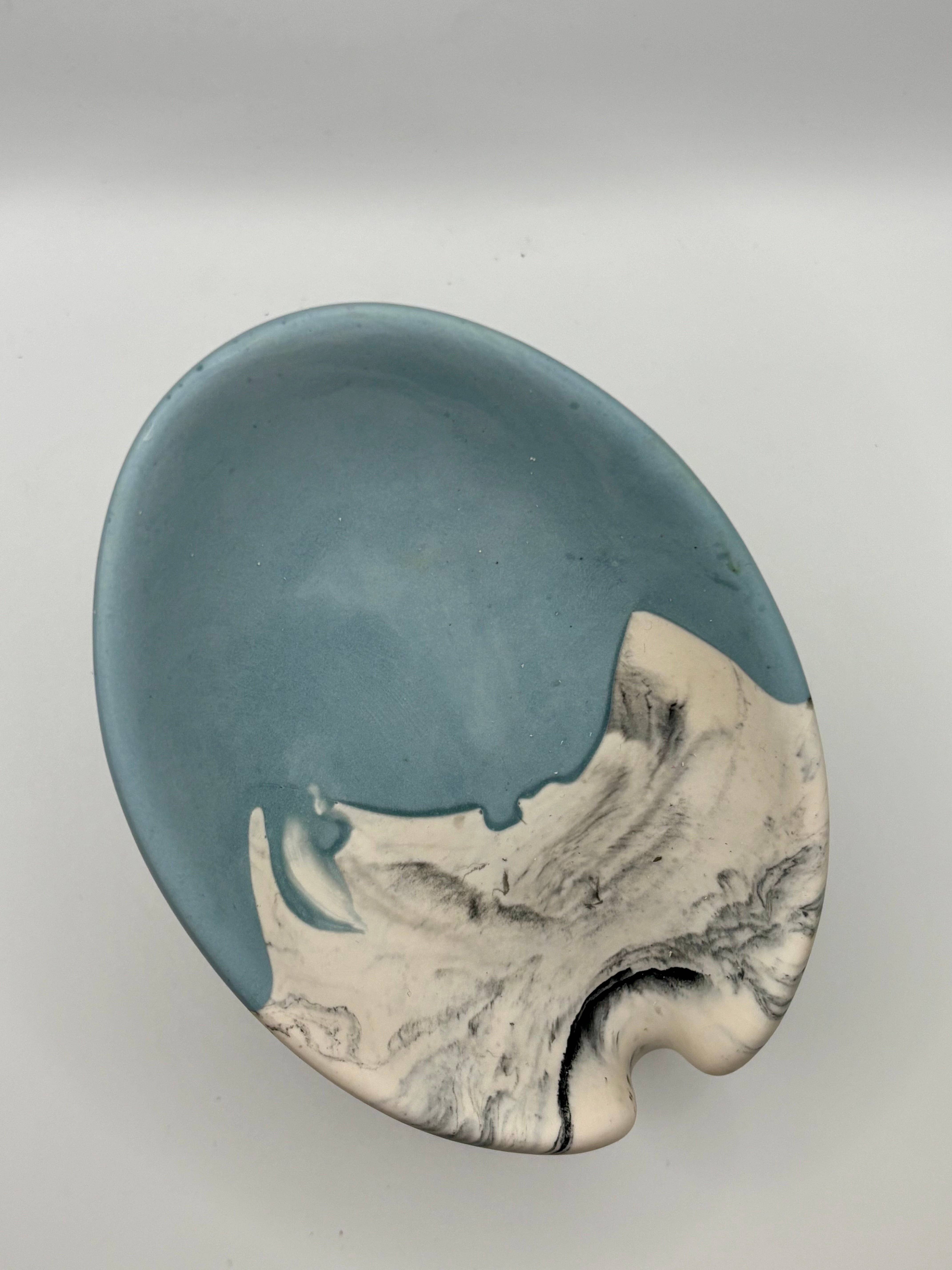 Amandyne Creations - Wholesale Bath Soap Dish - Freestanding soap dish in Azure Blue Jesmonite with marble effect1