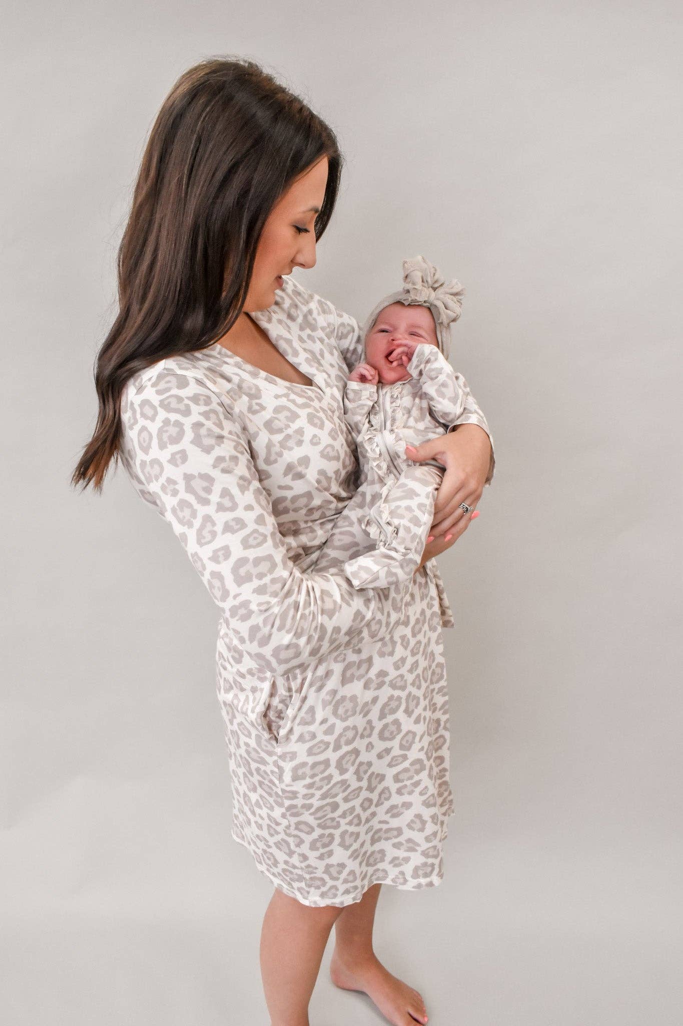 Rockin Royalty - Wholesale Robe - Women's - Natural Leopard | Mommy Robe1