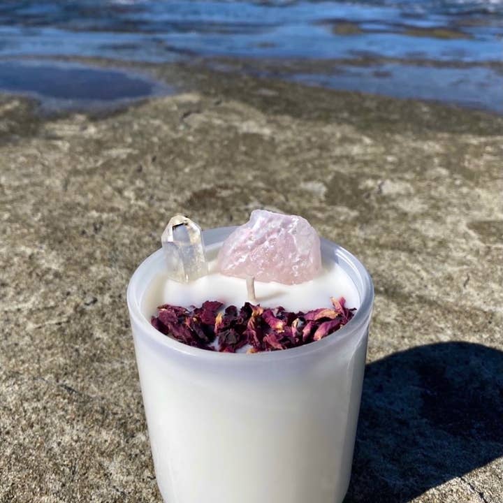 Candela infusa al quarzo rosa per la vendita all'ingrosso da parte di Just a Little Love Pty Ltd