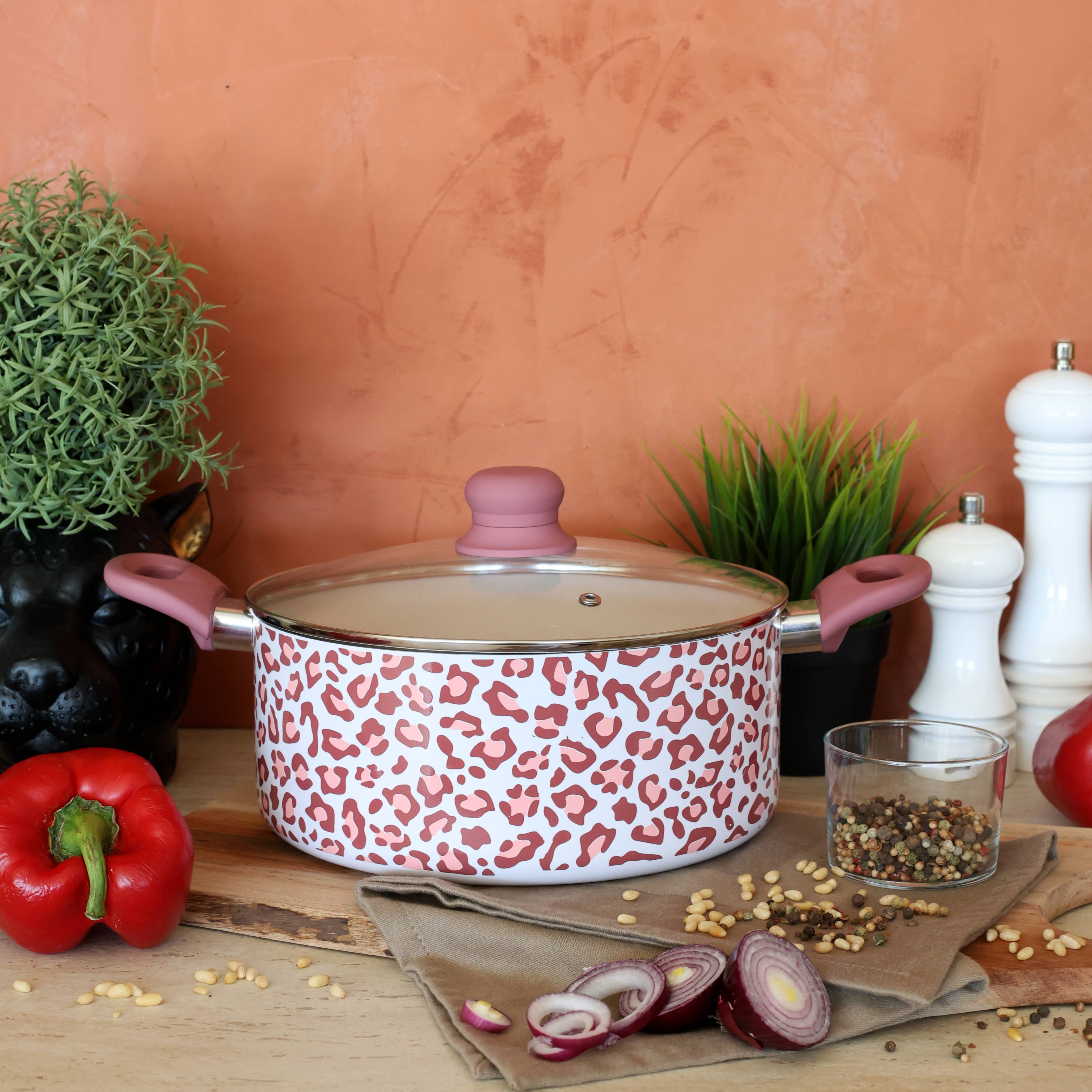 Menastyl - Wholesale Cooking Pot - Leopard Dutch oven 24cm in recycled pink aluminum2