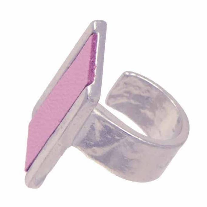 Bague ajustable en diamant avec incrustation en cuir rose pour la vente par Sobo & Co Jewellery