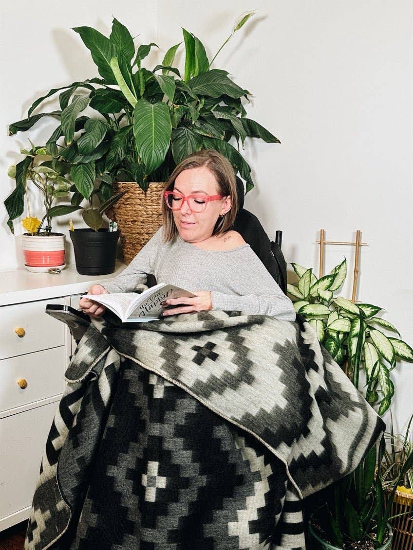 Meraki Movement - Wholesale Bedding Blanket - 50 Shades of Grey Large Alpaca Blanket1