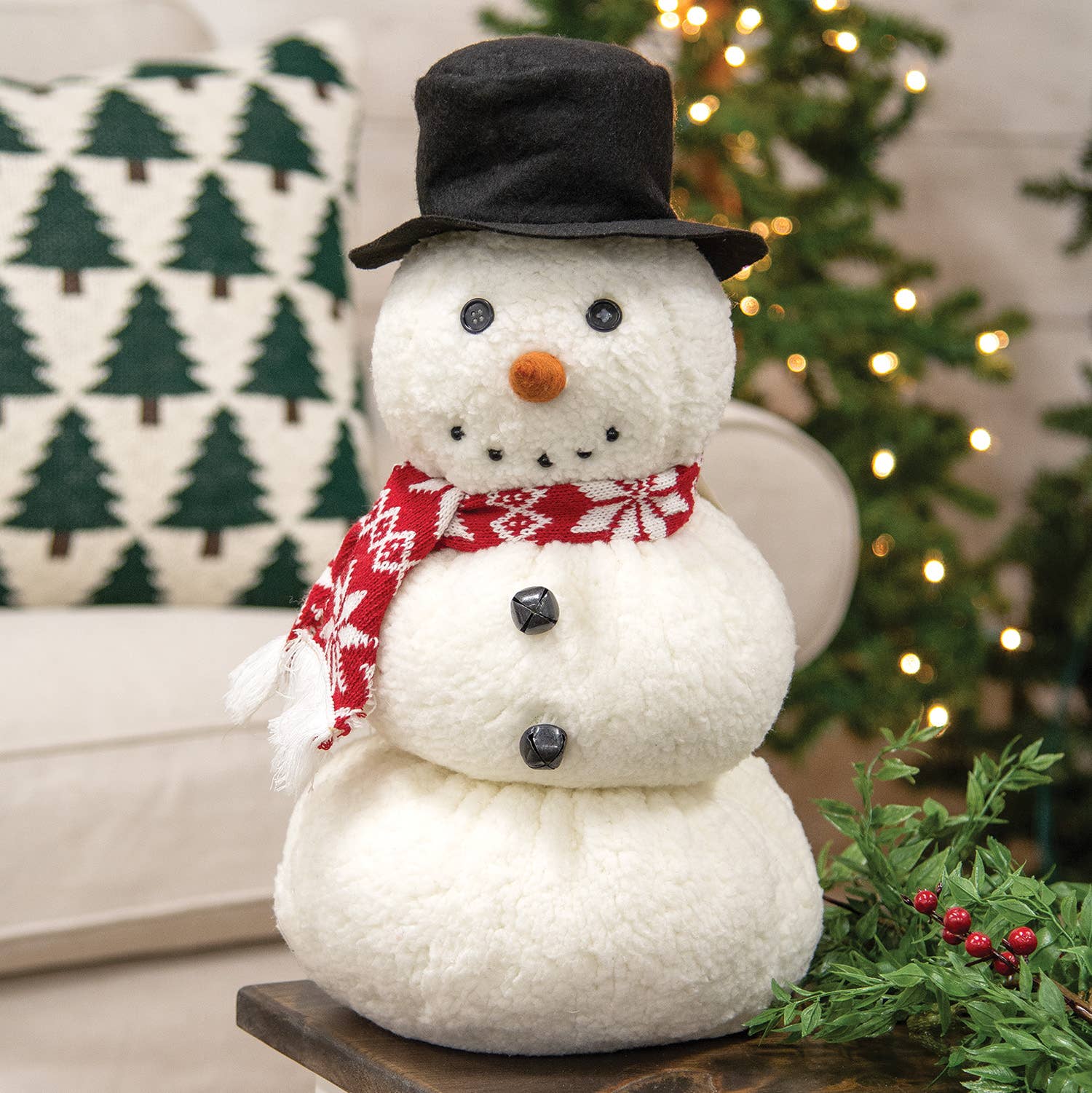 Col House Designs - Vente Décoration de Noël - Bonhomme de neige en sherpa rembourré avec haut-de-forme et écharpe - 38 cm de haut1