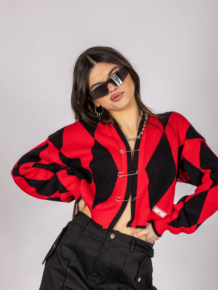 Can't Kick Me Down rød/sort sweater for engroshandel hos Alice’s Lips