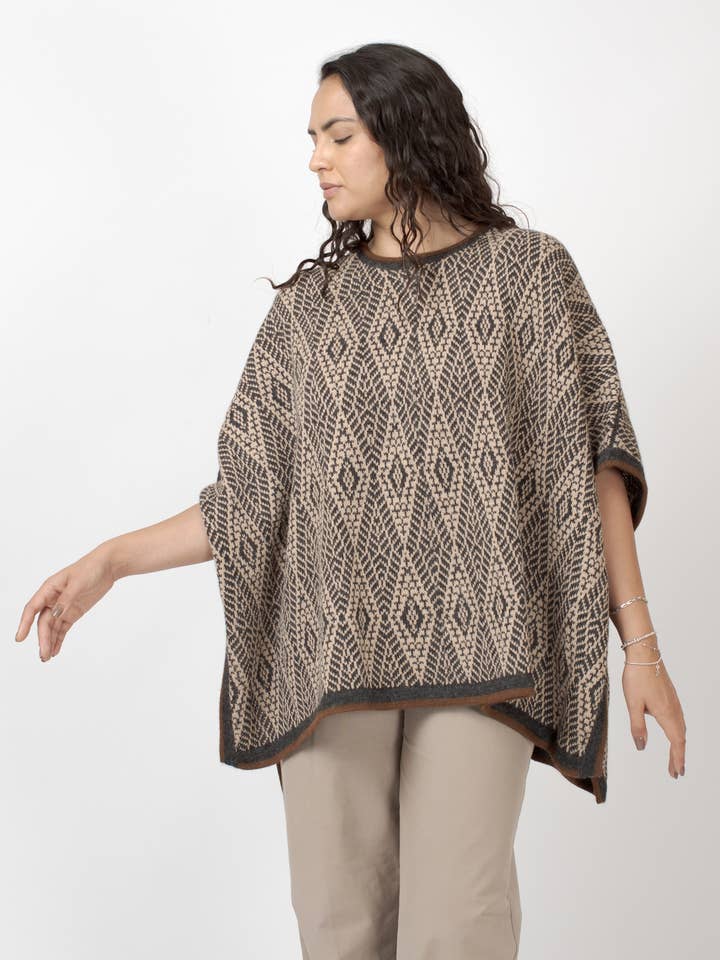 Killa Alpaca Poncho for wholesale by Yanawara