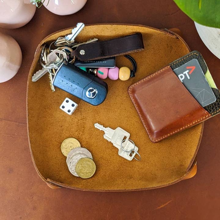 Bandeja de valet de piel | Catchall personalizada | Organizador de escritorio | bandeja de dados DND | para venta al por mayor de Integral Leather