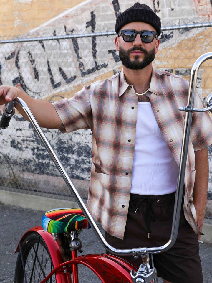 Chemise utilitaire à carreaux terracotta pour la vente par Signature
