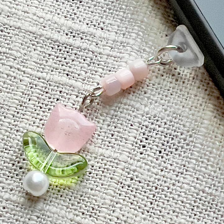 Bouchon anti-poussière Tulipe Rose pour appareils et liseuses pour la vente par Dagger and Rose