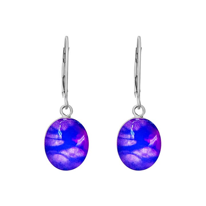 Boucles d'oreilles Embrace pour sensibiliser le public pour la vente par Revive Jewelry