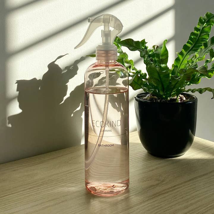 Kit essentiel pour la salle de bain pour la vente par ECOKIND Cleaning