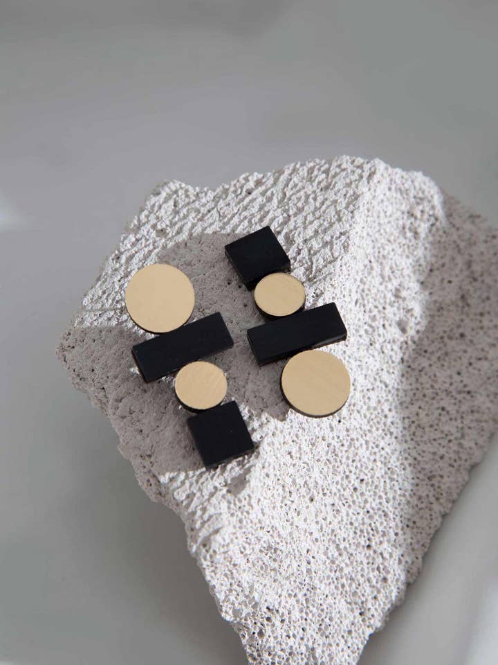 Bauhaus Ohrringe Groß - Schwarz/Gold für den Großhandel von Iskin Sisters