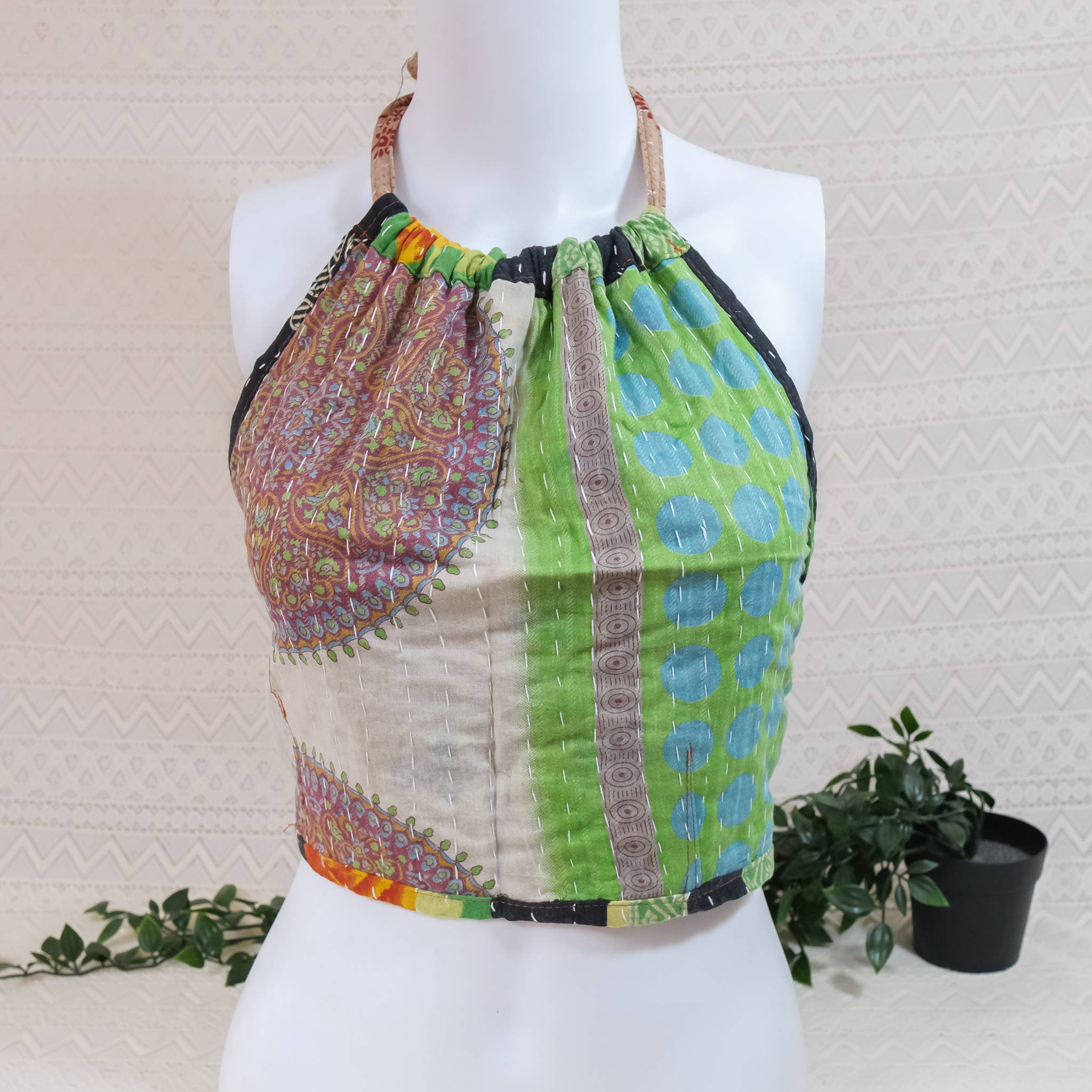 Karma Nepal Crafts - Venta al por mayor Blusa - Mujer - Top Halter Reversible Kantha Bohemio11