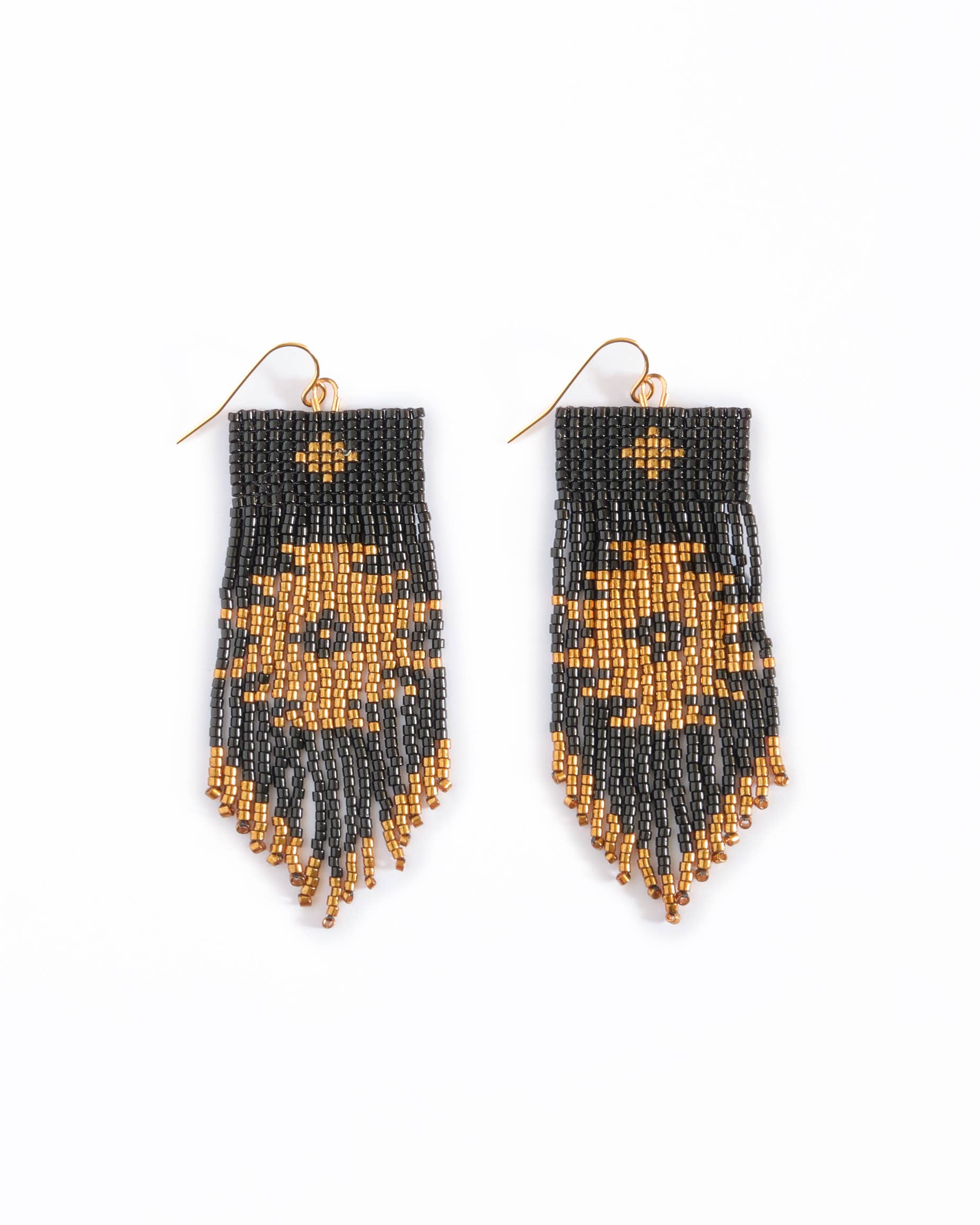 Mayana Designs Co - Vente Boucles d'oreilles à pampille - Boucles d'oreilles franges tribales tissées à la main (noir/bronze)