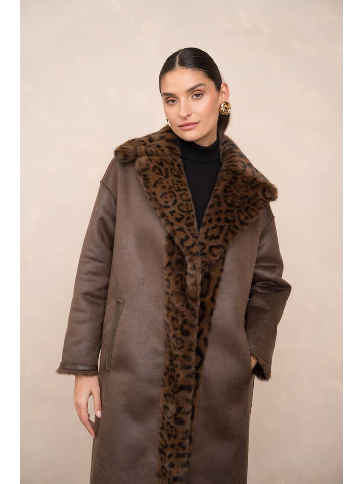 Attentif Paris - Wholesale Fur/Faux Fur Coat - Women's - Long synthetic fur coat with lapel collar17