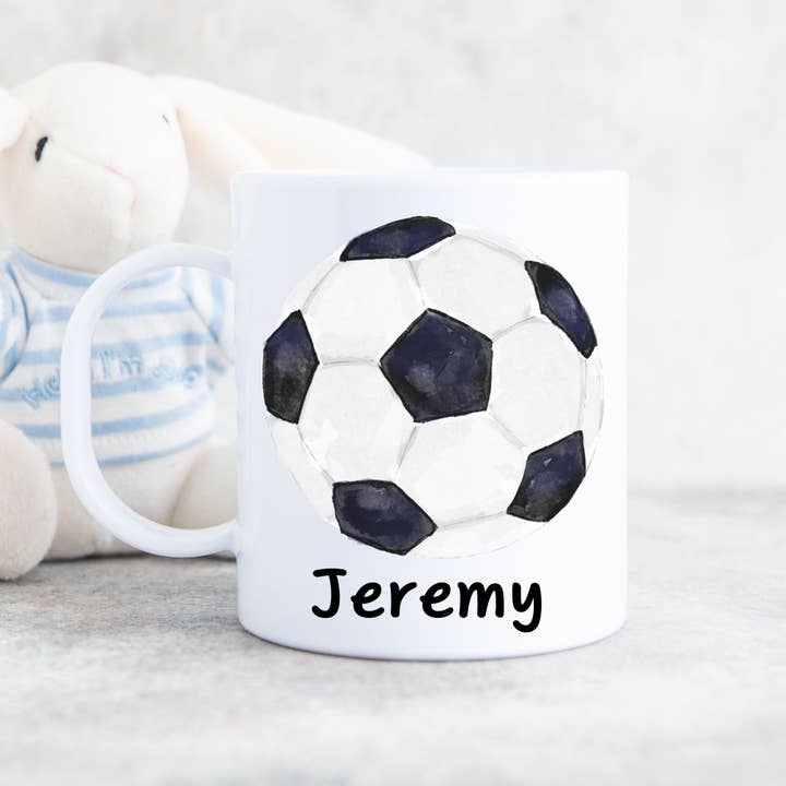 Mug de football personnalisé pour la vente par MerikaArt
