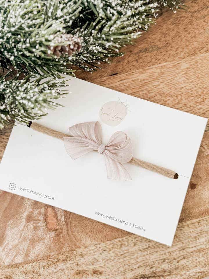 Hårband Silk Bow - Gammelrosa för wholesale av Sweet Lemons Atelier