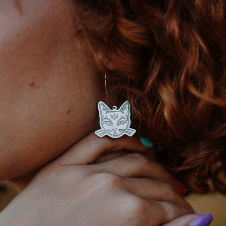Orecchini a cerchio con gatto lunare mistico, gioielli stregati per la vendita all'ingrosso da parte di MusaLuna