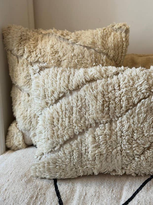 NOMAD BY LIV – Engroshandel Pyntepudebetræk – Håndlavet Beni Ouarain pudebetræk - Offwhite (60 x 40 cm)5