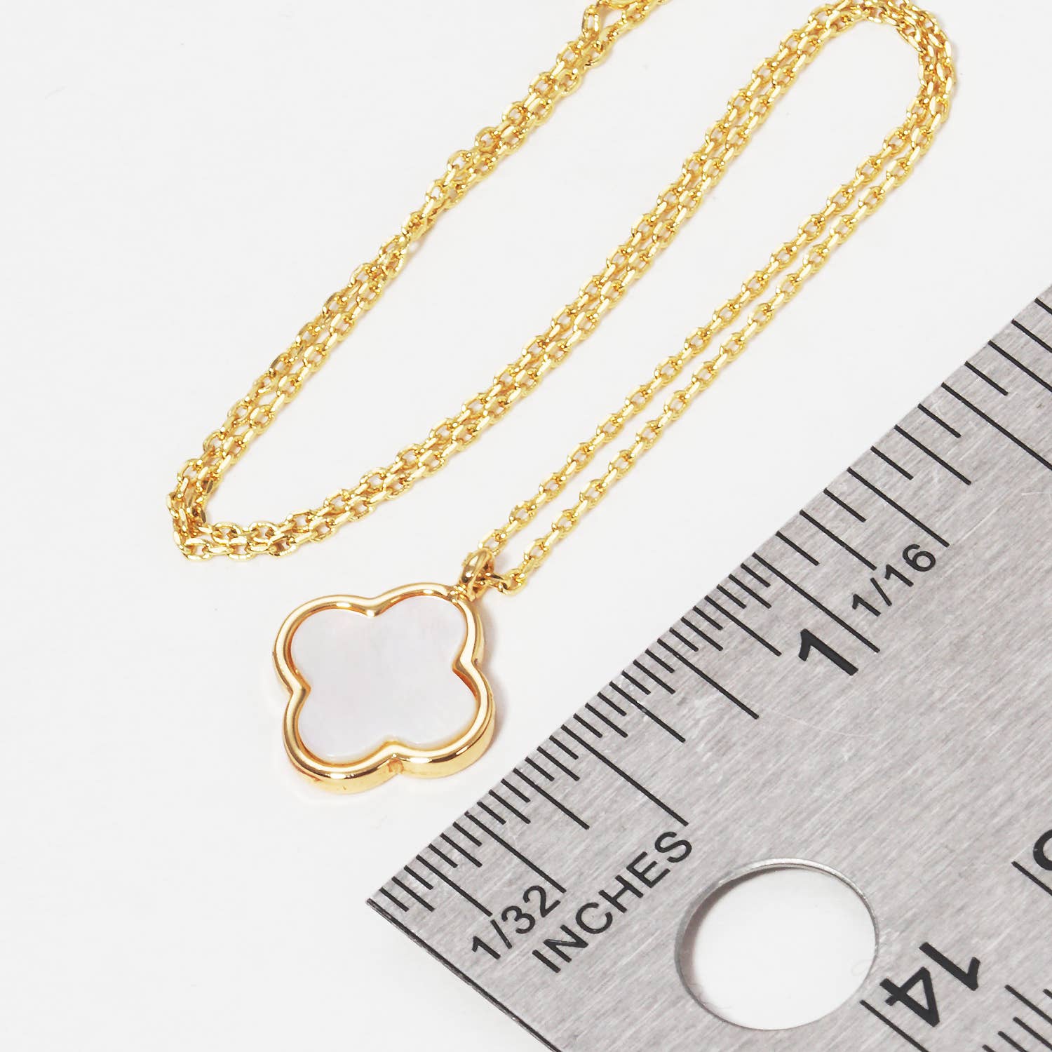 Fashion City – Engroshandel Halskæde med vedhæng – Halskæde med guldbelagt farvet kløvervedhæng6